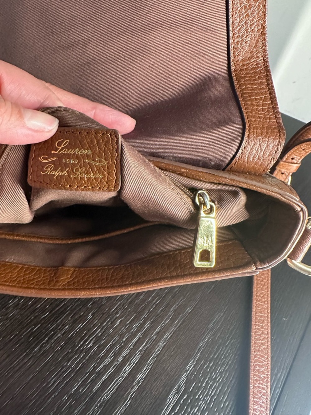 Ralph Lauren Tan Pebbled Leather Messenger Bag - Picture 9 of 13
